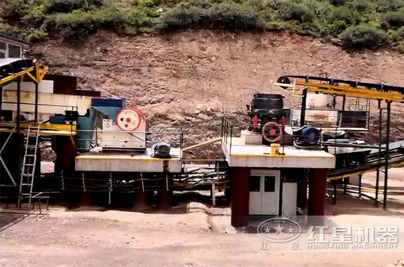 沖擊破搭配顎破、圓錐破現(xiàn)場(chǎng)