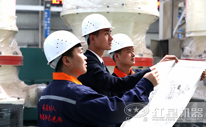 精湛技術(shù)人員現(xiàn)場(chǎng)指導(dǎo)設(shè)備的生產(chǎn)、制造